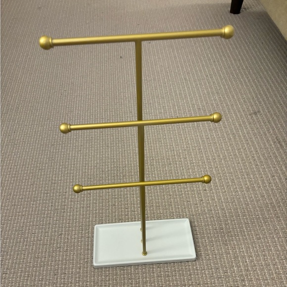 White and Gold Jewelry Stand - Picture 1 of 4